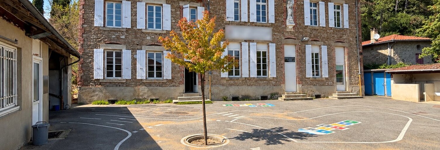 Maison 10 Pièces 336 m² à vendre à Charmes-sur-l'Herbasse (26260)
