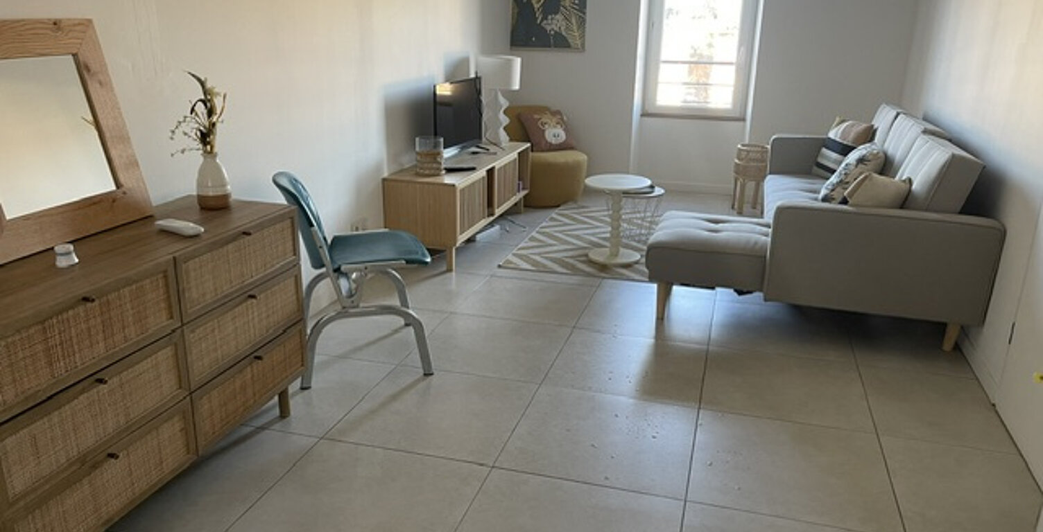 À Port-Vendres, grand appartement T2, dernier étage avec balcon — photo 1