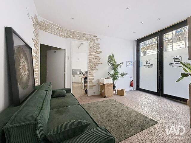 Location Boutique/Local commercial 97 m&sup2; — photo du bien