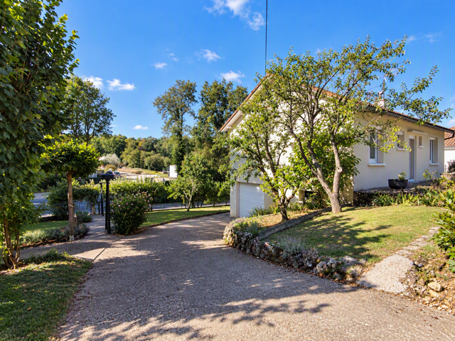 Maison avec accès de plain-pied, 3 chambres, sous-sol et ter — photo du bien