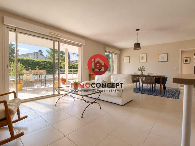 LES ANGLES  APPARTEMENT 2 PIÈCES DE 70 M²  TERRASSE DE 5 — photo du bien