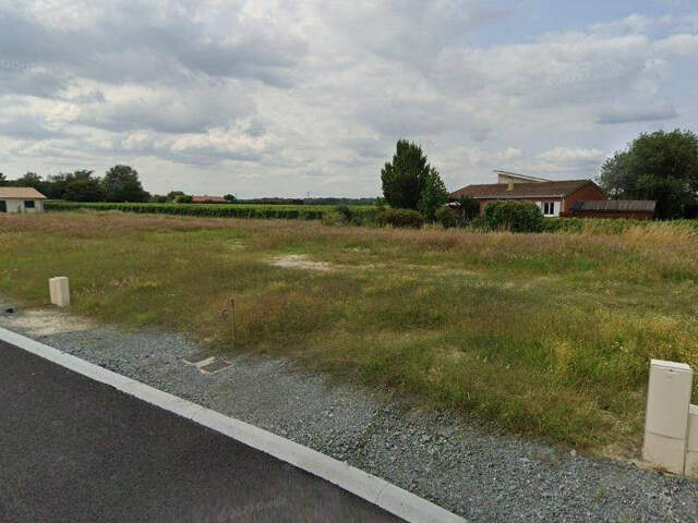 Terrain à bâtir à Camarsac (33750) — photo du bien