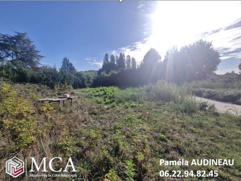 Terrain à bâtir à Camarsac (33750) — photo 1