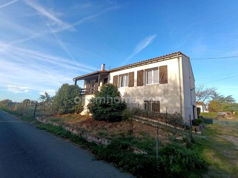 Maison rénovée avec 3 chambres, 1 200 m² de terrain et vue dégagée – Au calme ! — photo 1