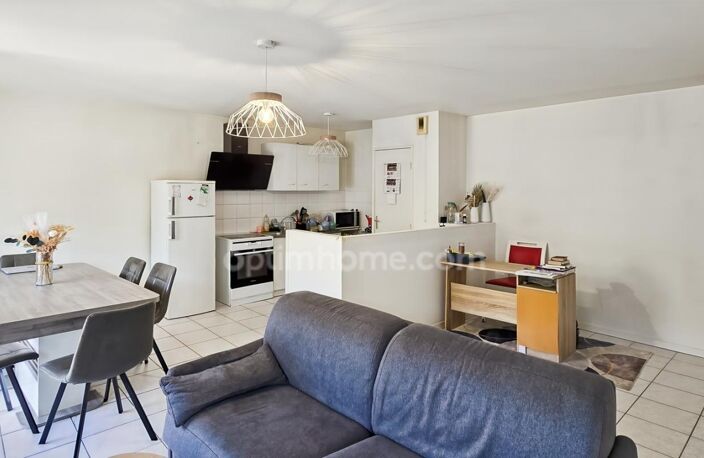 PAU CENTRE-VILLE – T3 62 m² – Balcon plein sud – Parking couvert – DPE B — photo 3
