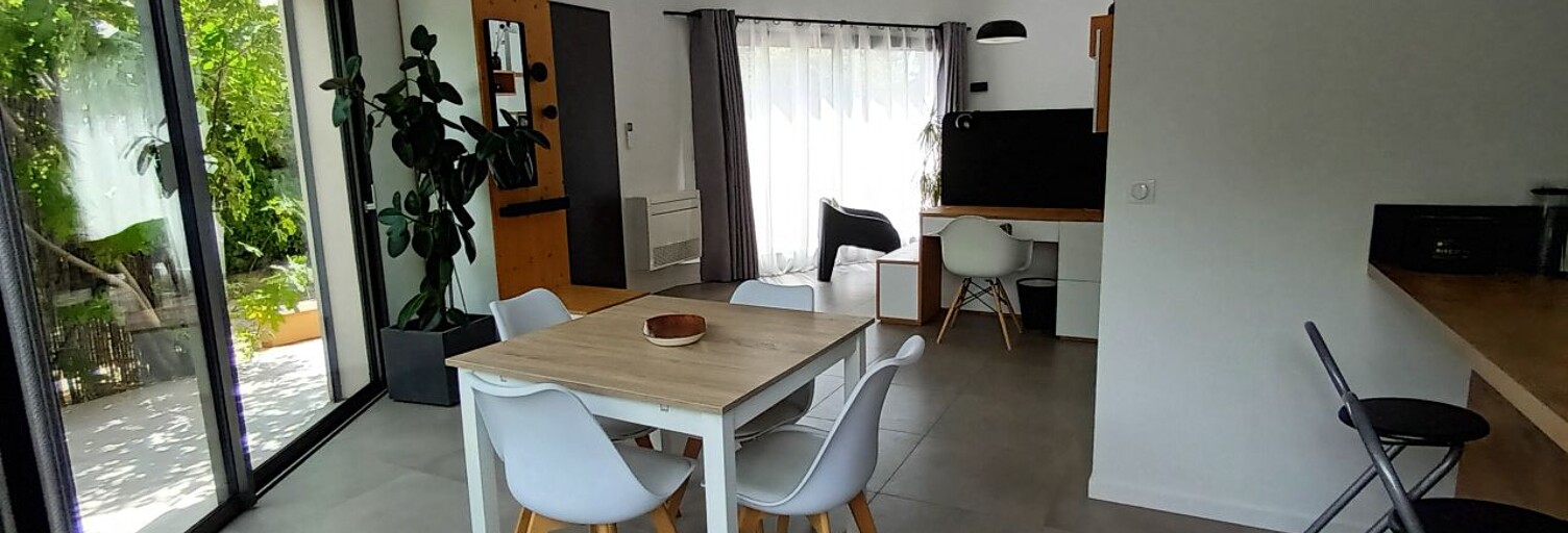 Maison 2 Pièces 53 m² à louer à Châteauneuf-le-Rouge (13790)