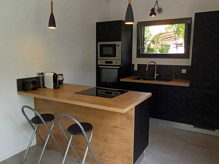 Maison de 53m2 à louer sur Châteauneuf-le-Rouge — photo 1