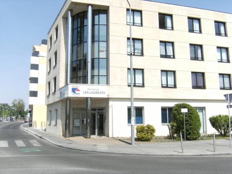 Studio meublé TALENCE — photo 1