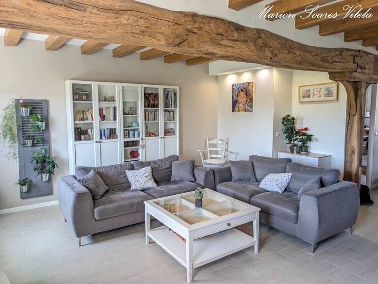 Maison en pierre rénovée avec goût – 148 m² – 4 chambres – Grand garage — photo 1