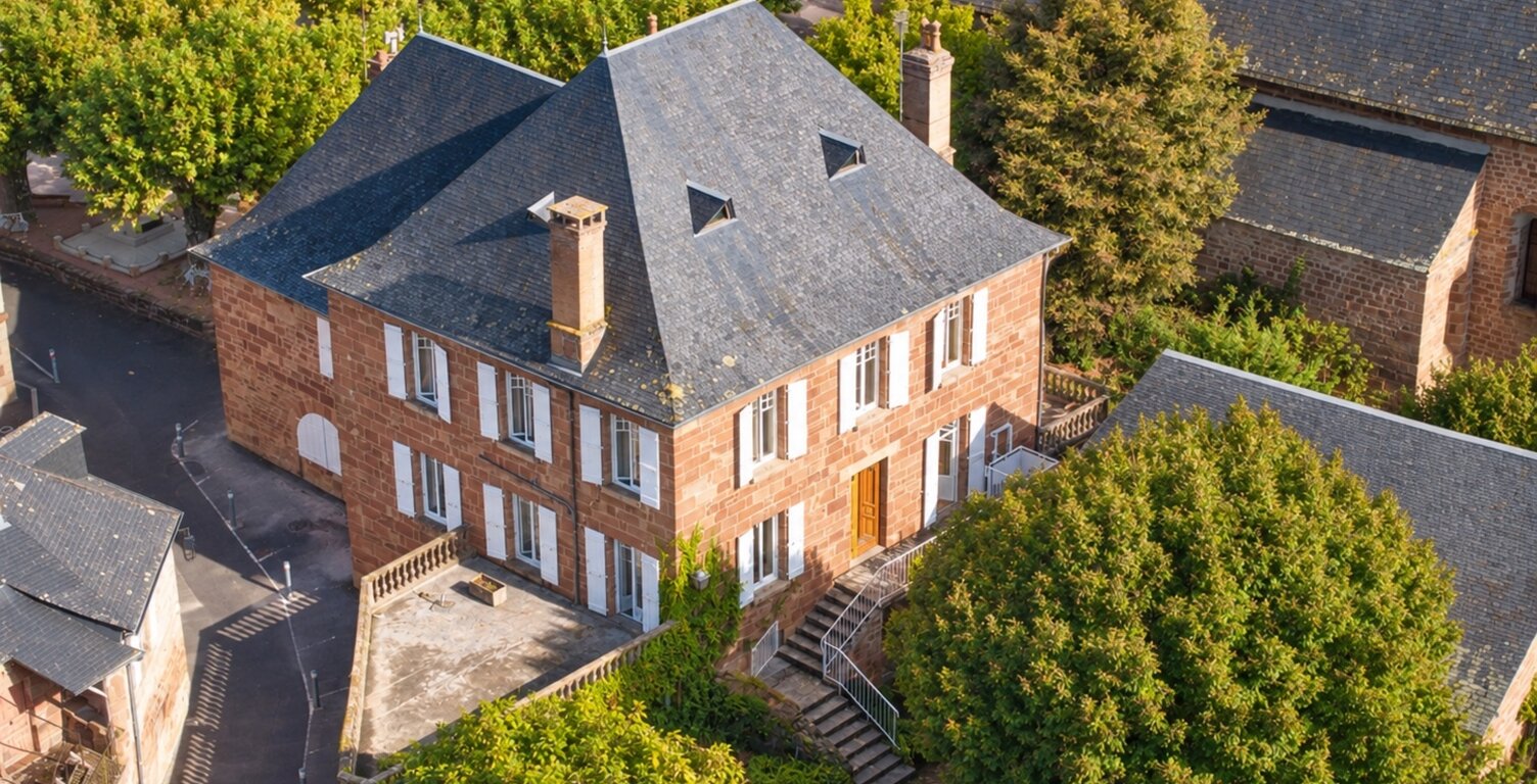 Ensemble de propriété - maison bourgeoise, deuxième logement/bureaux, grange, 1 hectare — photo 1