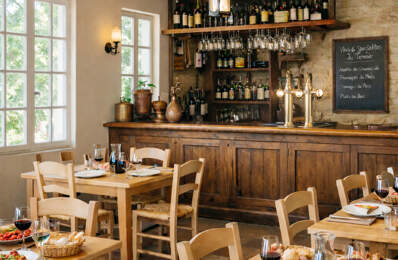A saisir : Fonds de commerce Restaurant traditionnel/ bistrot / brasserie Licence IV à vendre La Rochelle périphérie avec parking privatif — photo du bien