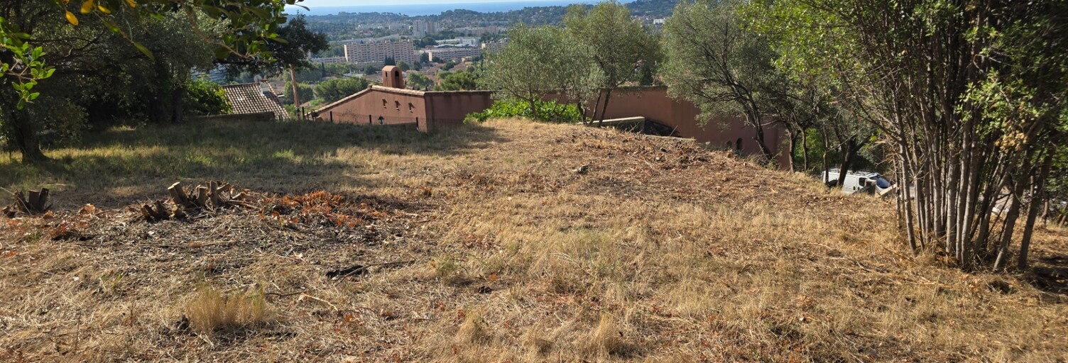 Terrain  875 m² à vendre à Toulon (83200)