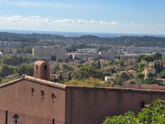 Terrain à vendre de 875m²  TOULON (83) — photo du bien