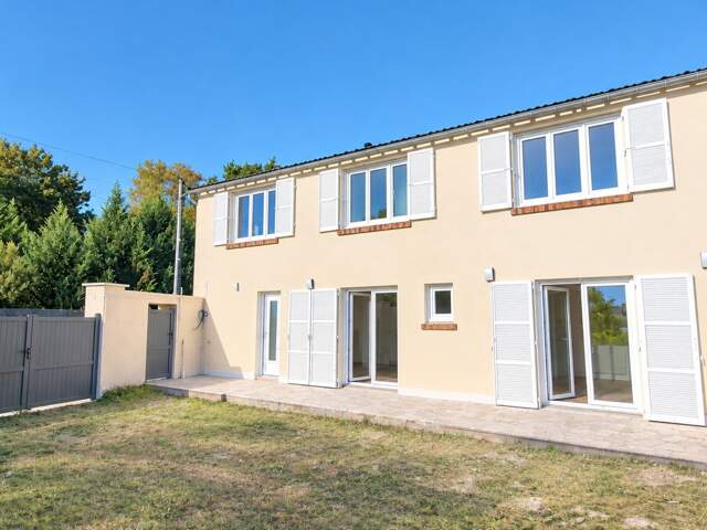 Maison de ville rénovée à vendre, 4 pièces, jardin - SAINT VRAIN — photo du bien