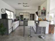 Dpt Bouches du Rhône (13), à vendre VERNEGUES maison P5 de 180 m² - Terrain de 1 300,00 m² - Plain pied — photo 4