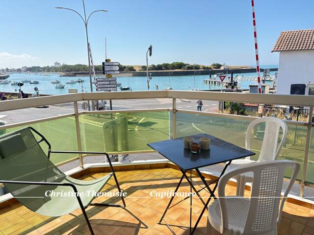 Maison à vendre 8 pièces VUE MER et PORT, Garage, à 5OO m. de la plage de Boisvinet SAINT GILLES CROIX DE VIE (85) — photo du bien
