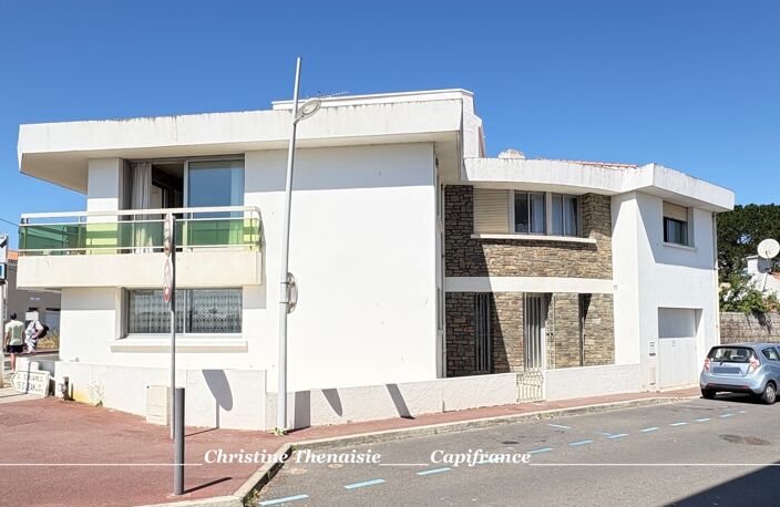 Maison à vendre 8 pièces VUE MER et PORT, Garage, à 5OO m. de la plage de Boisvinet SAINT GILLES CROIX DE VIE (85) — photo 2