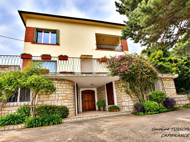 LA SEYNE SUR MER (83) - 1 MAISON DE 2 APPARTEMENTS - 190M² - 1,5KM DU PORT - 3KM DES SABLETTES — photo du bien