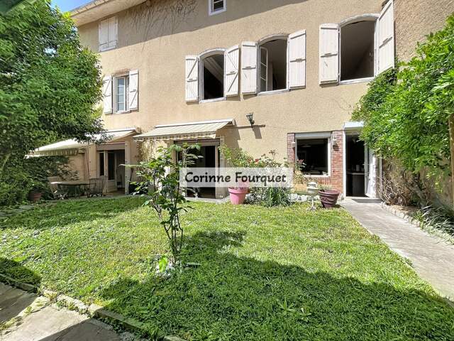 Magnifique maison de caractèreà vendre 8 pièces et jardin coeur de ville — photo du bien