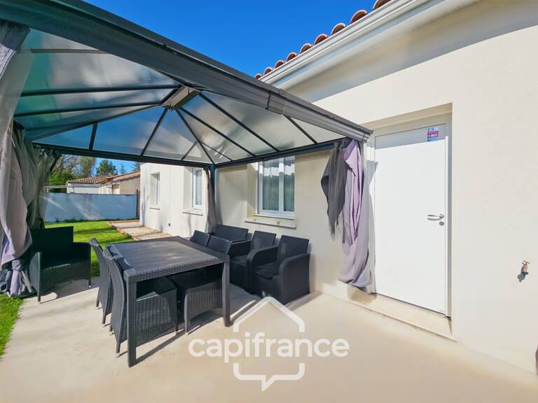Maison de plain pied construite 2019, 3 chambres, jardin, garage, lumineuse, secteur calme, accès du jardin à la voie verte — photo 1