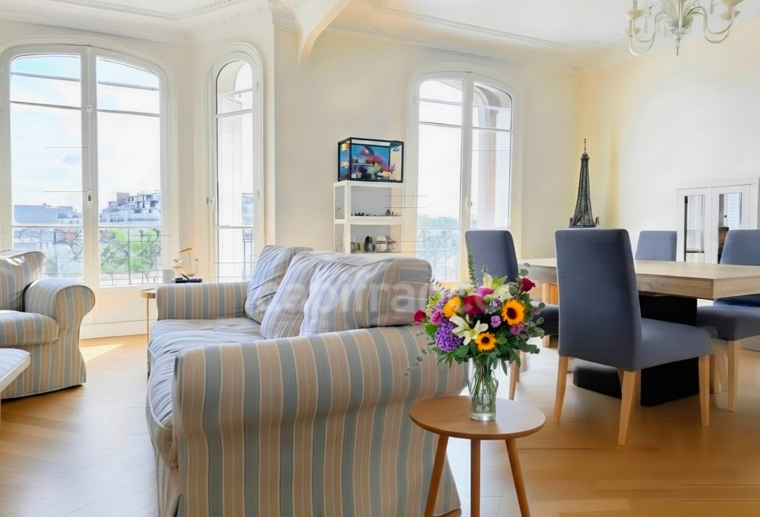 À VENDRE DUPLEX HAUSSMANNIEN DE 110 M² AVEC BALCON ET VUE SUR LA TOUR EIFFEL à NEUILLY SUR SEINE (92) — photo 1