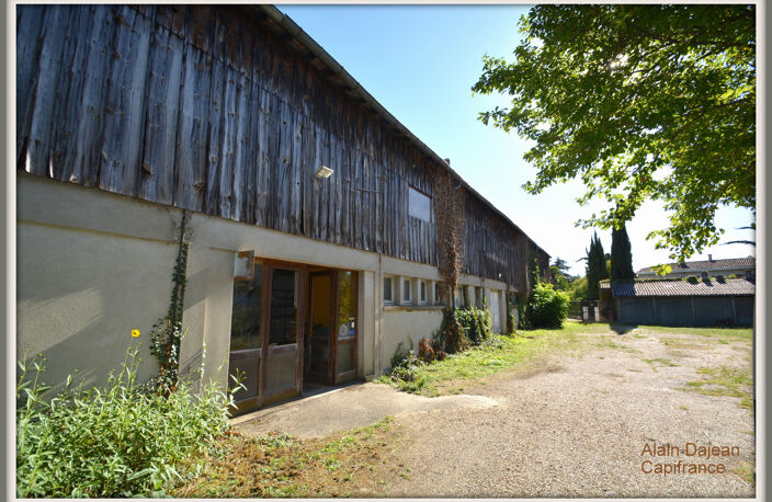 Local Professionnel  à vendre AGEN (47)- Surface au Sol 520 M2 sur 2 niveaux -Terrain 2 194 M2 — photo 2