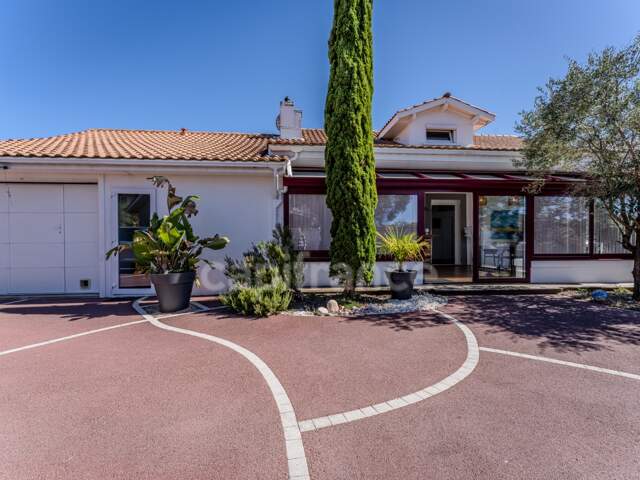 Maison à vendre 6 pièces GUJAN MESTRAS (33) — photo du bien