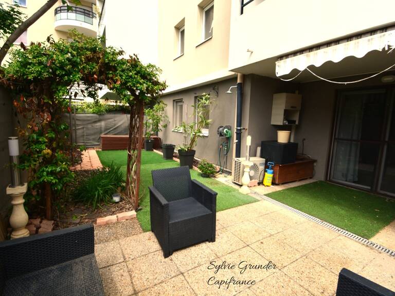 Rare !Appartement à louer T3 pièces MIRAMAS (13) rez-de- jardin avec terrasse jardin, 1065 charges comprises — photo 1