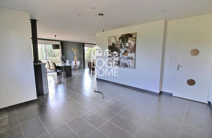 ENSEMBLE IMMOBILIER POUR CABINET MEDICAL / HABITATION COMPRENANT UNE SUPERBE MAISON INDIVIDUELLE EN SEMI PLAIN PIED - 8 PARKINGS + UN TERRAIN INDEPENDANT CONSTRUCTIBLE DE 996M² — photo 5
