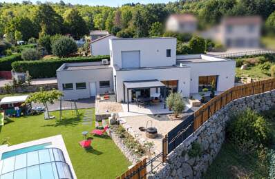 villa, 145 m² hab. 1 100 m² de terrain — photo du bien