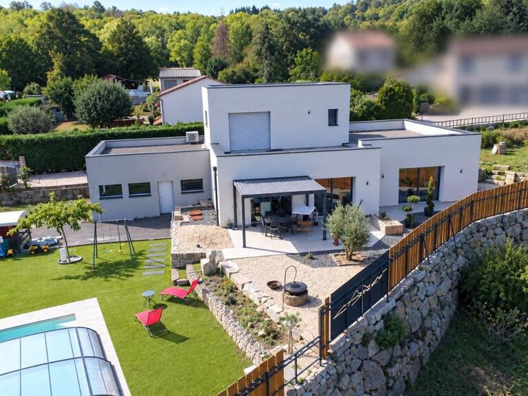 villa, 145 m² hab. 1 100 m² de terrain — photo 1