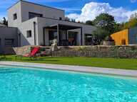 villa, 145 m² hab. 1 100 m² de terrain — photo 2