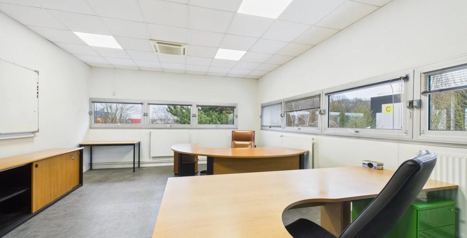 Location de Bureau à 1h de Paris à proximité de Chartres (28630) — photo 1