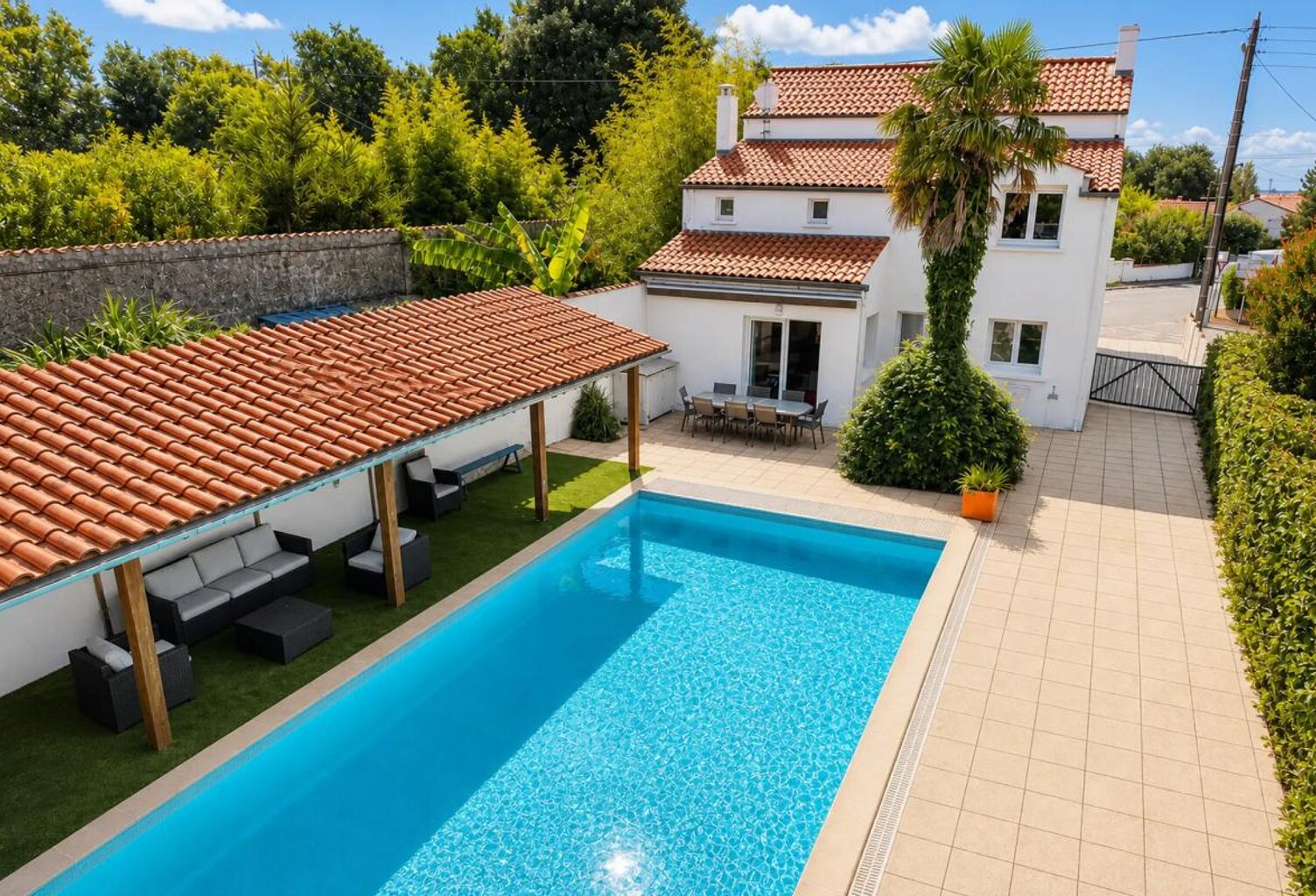 FOURAS – Maison familiale 116 m² • Piscine • Jardin 460 m² • Centre-ville à pied — photo 1