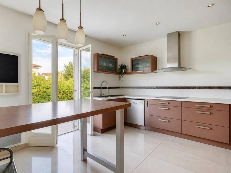 Maison de 4 pièces de 151 m² à Meyzieu — photo 1