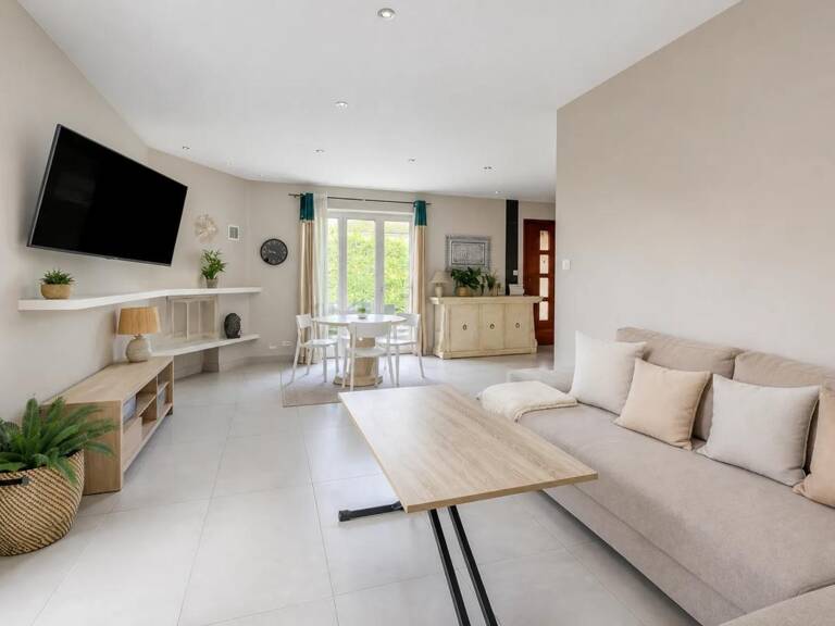 Maison de 4 pièces de 151 m² à Meyzieu — photo 1