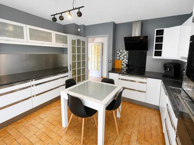 MAISON 145 M² RUY MONTCEAU — photo du bien