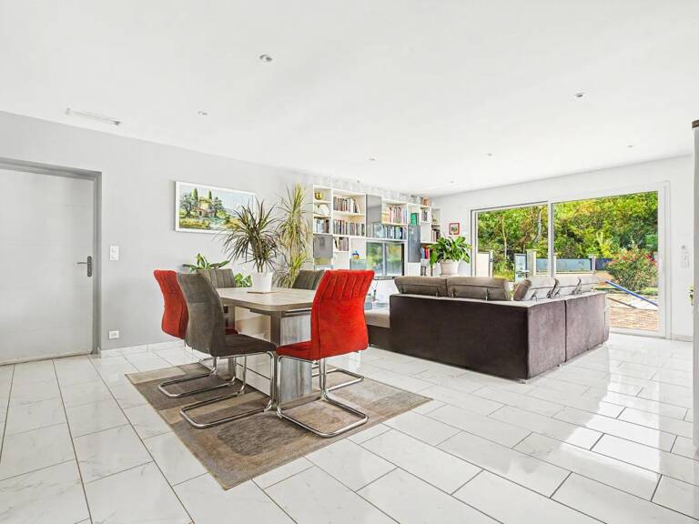 Maison de 5 pièces de 130 m² à L'Isle-sur-la-Sorgue — photo 1