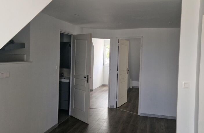 A LOUER APPARTEMENT T3 CARRÉ D'OR ST-DENIS ILE DE LA RÉUNION — photo 3