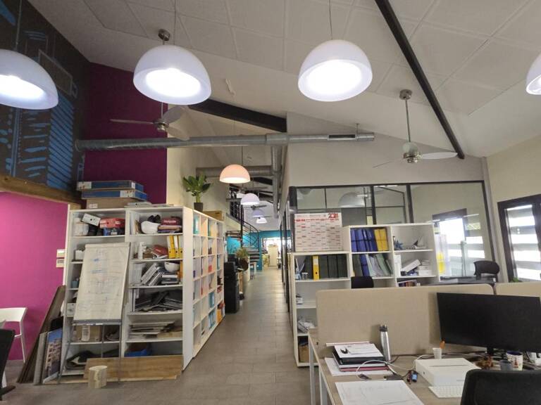 BUREAUX 55 m² A LOUER / ZAC 2000 LE PORT — photo 1