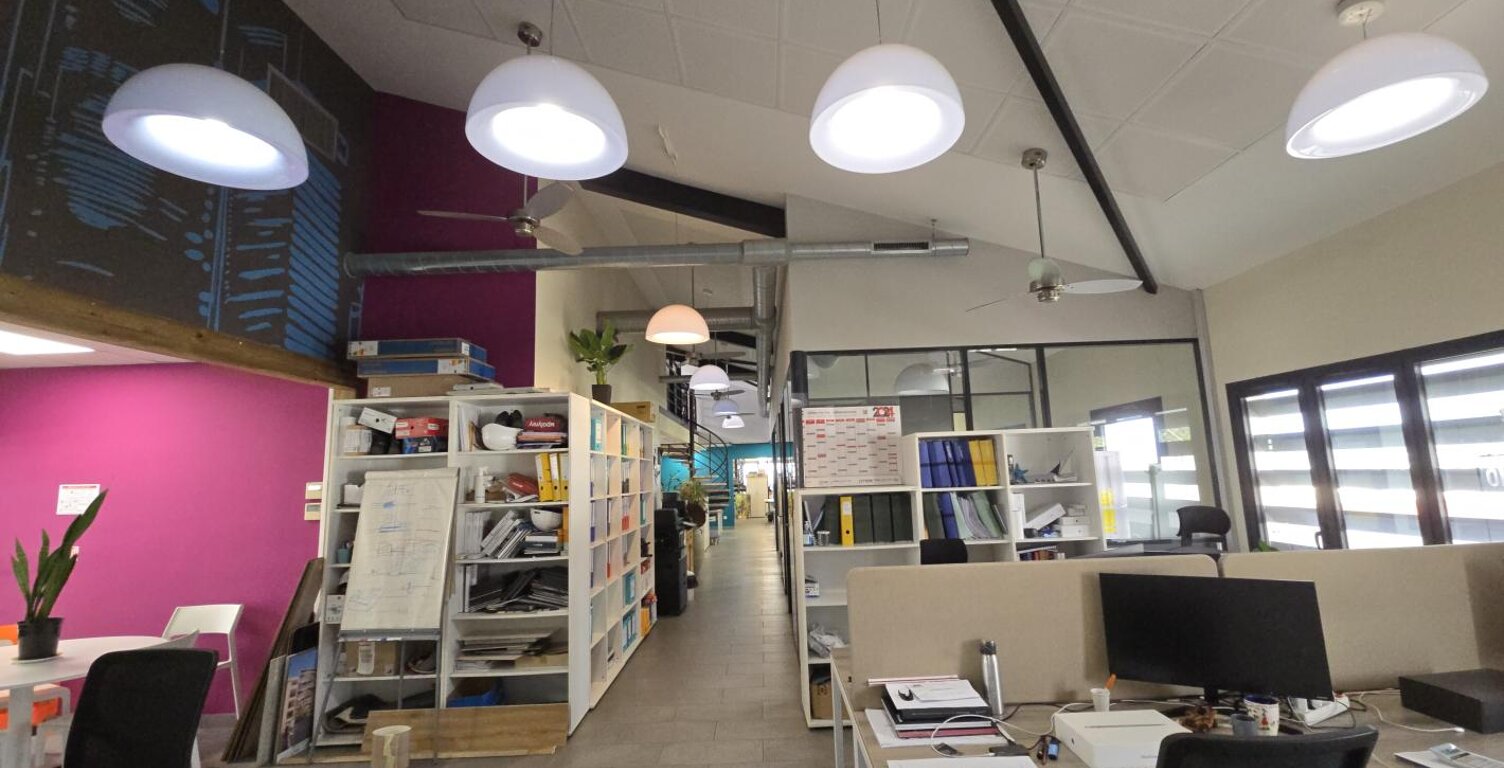 BUREAUX 55 m² A LOUER / ZAC 2000 LE PORT — photo 1