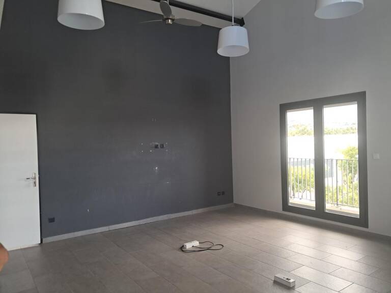 BUREAUX 55 m² A LOUER / ZAC 2000 LE PORT — photo 1