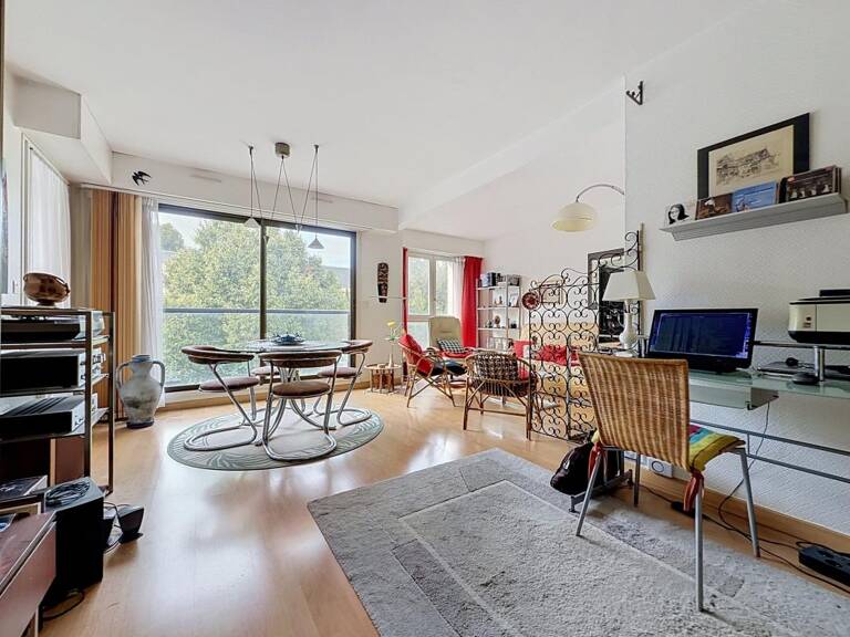 APPARTEMENT 65 M² HABITABLES PROCHE MARCHE — photo 1