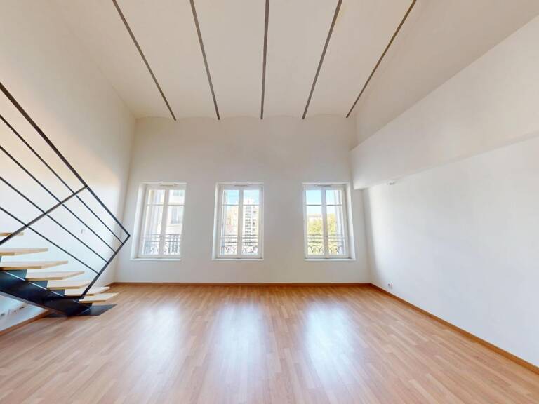 Appartement à vendre - Duplex 4 pièces - entièrement rénové - 2e arrondissement -  501 — photo 1