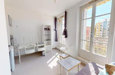 Appartement à vendre - Studio entièrement rénové - 2e arrondissement- 403 — photo du bien