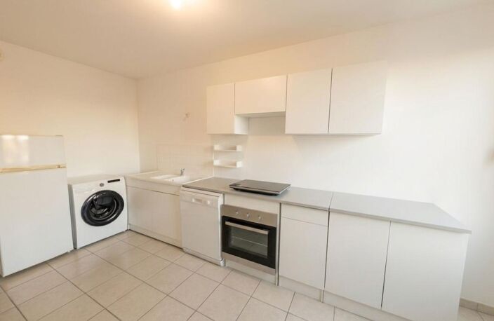 Limite MONTCHAT- Terrasse de 49 m²+balcon - Tram aux pieds-  Garage double possible — photo 4