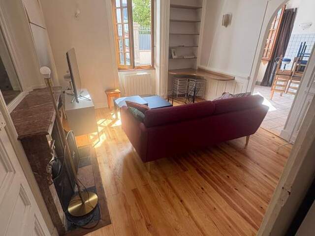 T1 BIS MEUBLE -CENTRE  ST GENIS LAVAL 36.28 m² — photo du bien