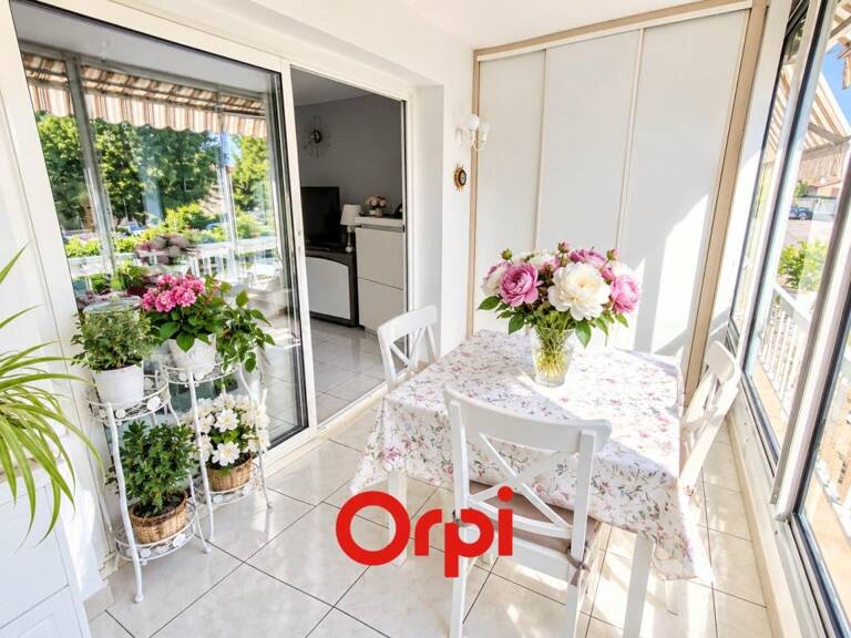 APPARTEMENT T2 AVEC TERRASSE ET PLACE DE PARKING PRIVEE — photo 1