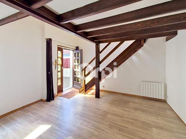 Appartement À Louer — photo du bien