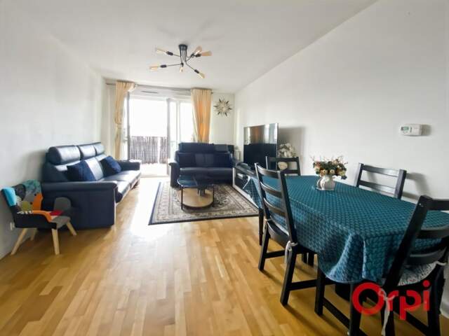 Appartement À Vendre — photo du bien
